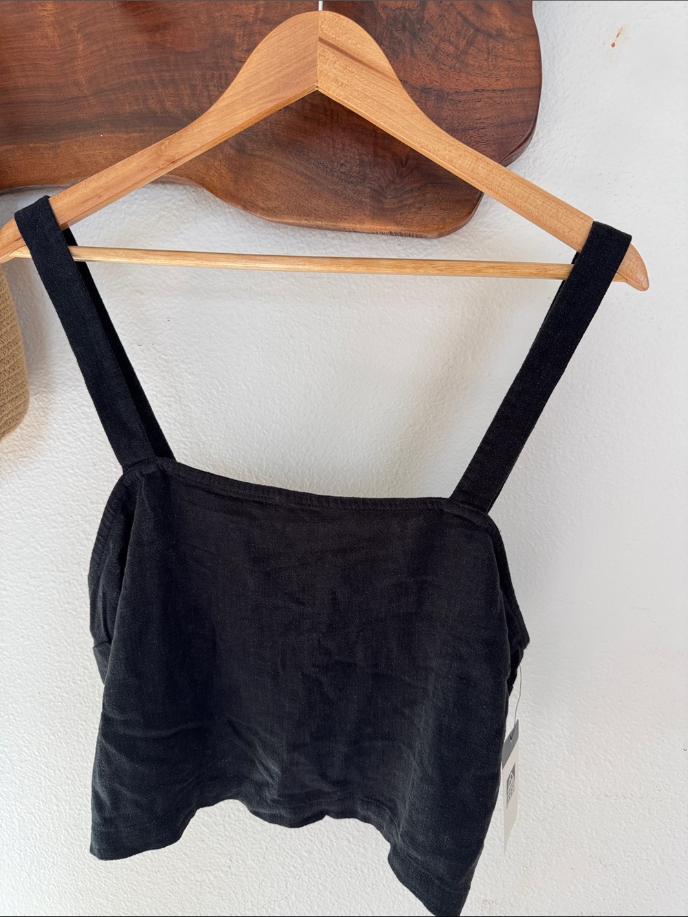 NWT REEF Tori Linen Blend Cropped Tank Black Medium